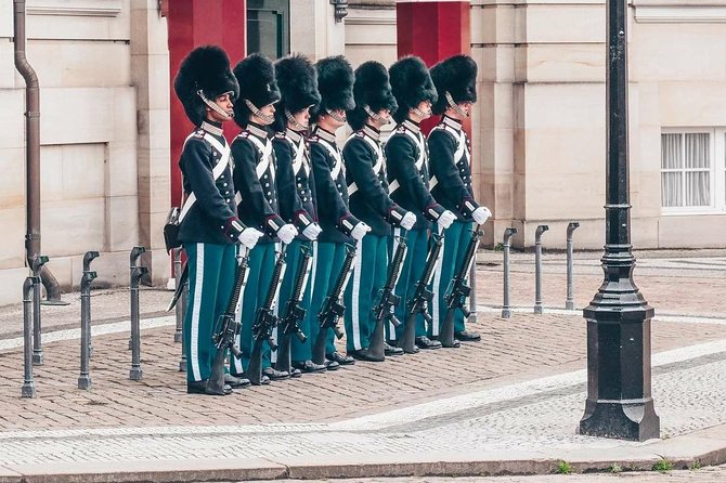 3-Hour Private Copenhagen Tour - Amalienborg Palace Museum and the guards: a 20-minute Denmark moment