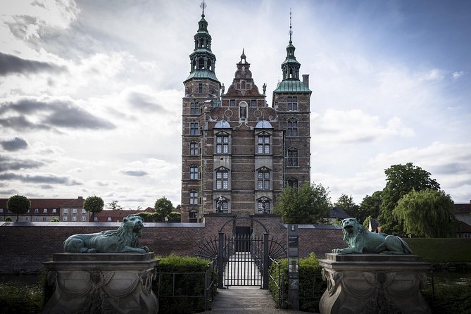 3 Hours Private Bike Tour in Copenhagen - Cycling in Copenhagen: Safety, Pace, and Comfort Reality