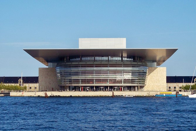 3h walking tour, small group max 10 people Copenhagen - Amalienborg Palace Museum: royal Denmark up close