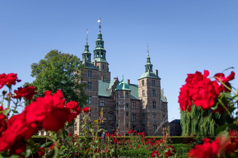 Best of Copenhagen Biking Tour-3 Hours, Small Group max 10 - Meeting Point at Norreport Bikes: Practical and Easy to Find