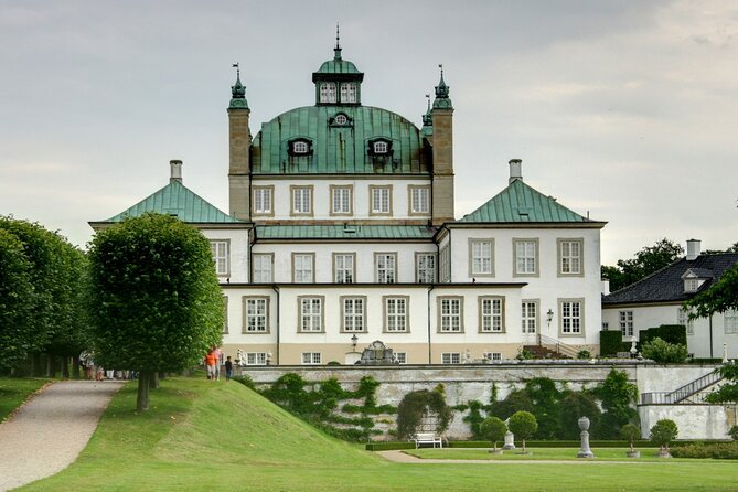 Castles of Kronborg and Frederiksborg from Copenhagen by Car - Frederiksborg Castle and Gardens: the royal apartment payoff (8-hour option)