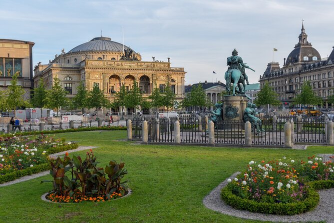 Castles of Kronborg and Frederiksborg from Copenhagen by Car - Fredensborg Palace: the outside-only pass that can be easy to miss