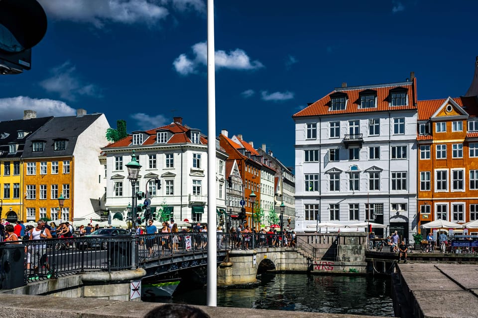 Copenhagen: 3-hour Private Guided Bike Tour - Nyhavn, a local café break, and the hyggeligt reset