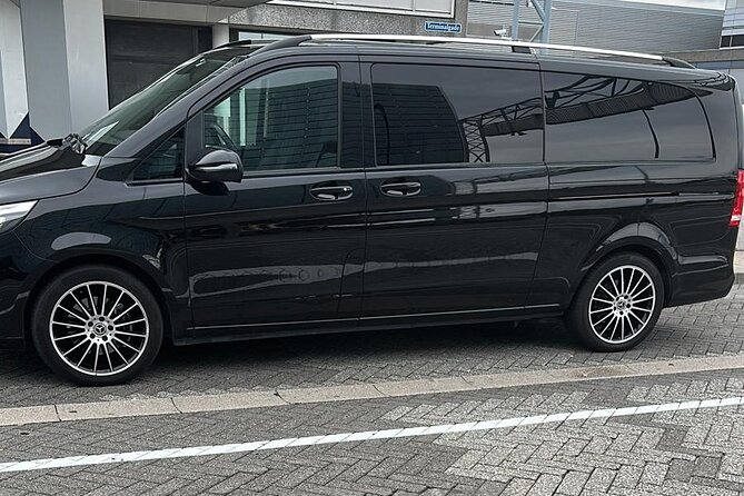 Copenhagen Airport Transfer Service | English Speaking Driver - Luggage, Families, and Comfort: How the Chauffeur Service Plays Out