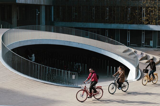 Copenhagen Architecture and Sustainability Tour with local Guide - Stop 1 and 2: Blox and Lille Langebro, sustainability you can point at