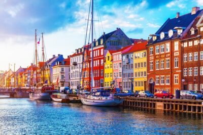 Copenhagen Canal Boat Cruise and City, Nyhavn Walking Tour - The 1-hour canal cruise: Little Mermaid, Holmen, and Amalienborg from the water
