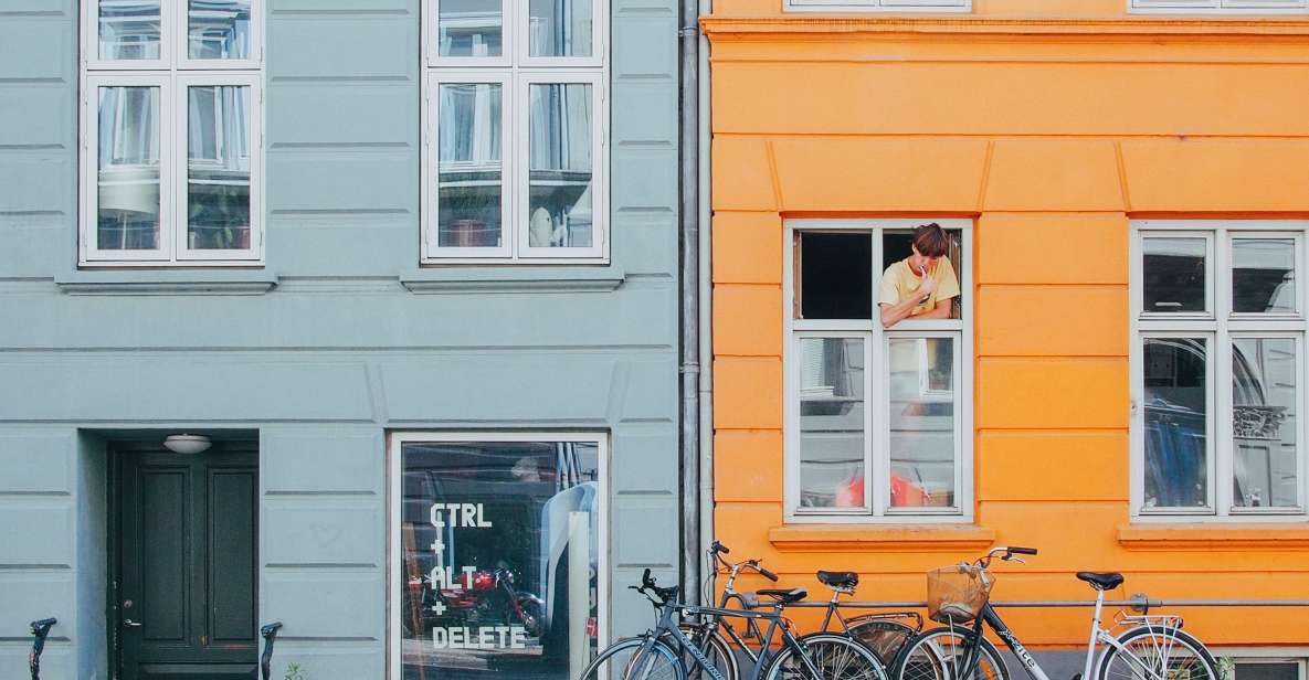 Copenhagen: Capture the most Photogenic Spots with a Local - Rosenborg Castle Spires and Garden Frames