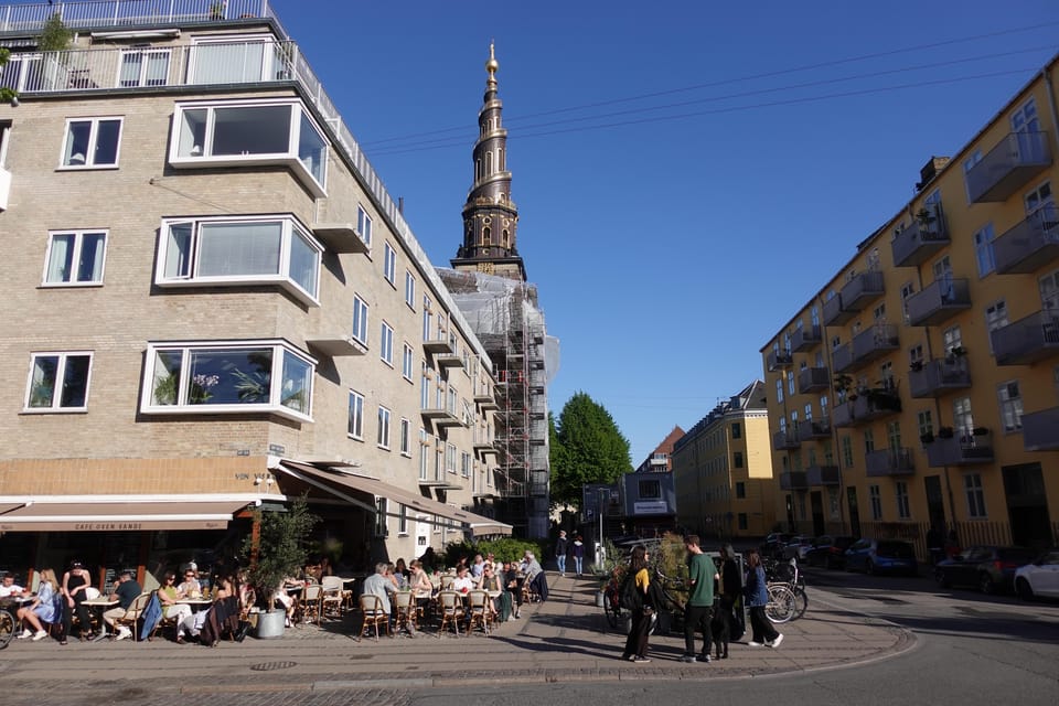 Copenhagen: Christiania & Christianshavn Guided Walking Tour - Meeting outside the blue house: start where locals start
