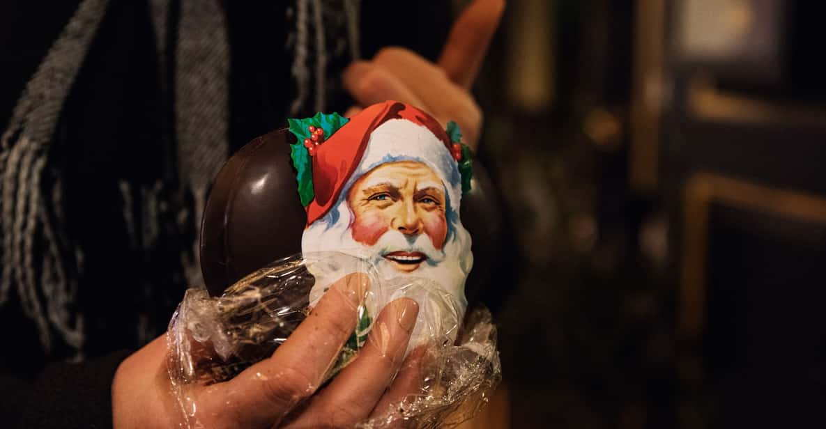 Copenhagen: Christmas Walking Tour with Treats and Drinks - Dancing around a tree and the Danish gift game: the hands-on finale