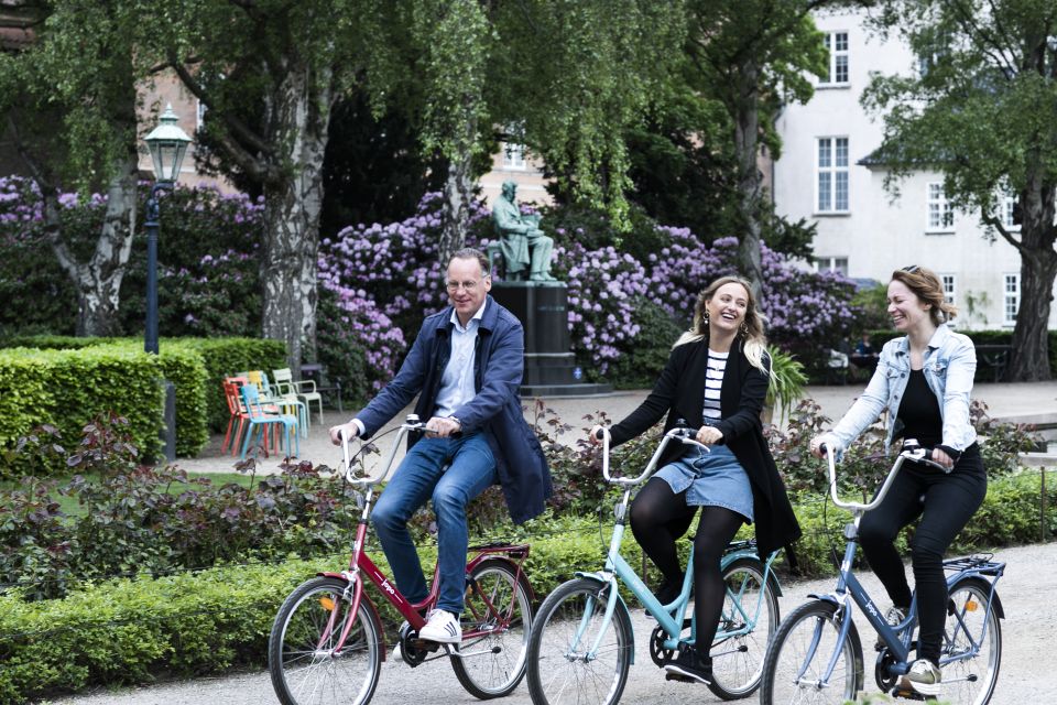Copenhagen: City Highlights Guided Bike Tour - Talking with your guide like you mean it (and hearing every word)