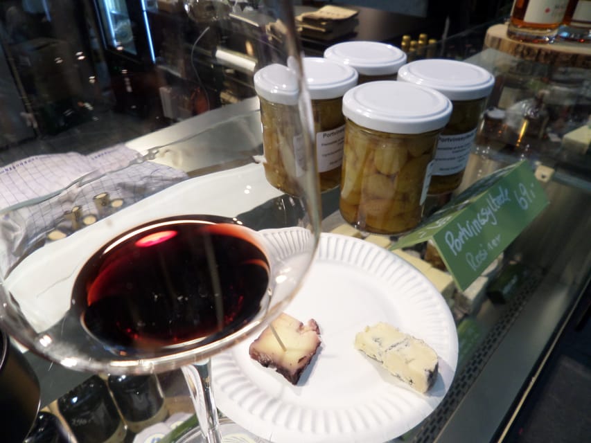 Copenhagen: Evening Gourmet Walk with Food & Drinks Tasting - FAQ