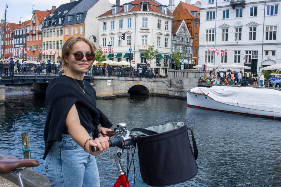Copenhagen: Highlights 3 Hour Bike Tour with a Local Guide - Amalienborg and the Little Mermaid: The Royal and the Myth