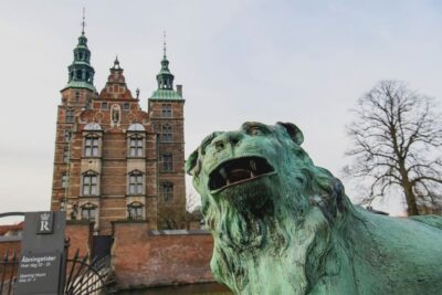 Copenhagen: Highlights & Secrets Private Walking Tour - Meeting at El Cava: Start Point That’s Easy to Find
