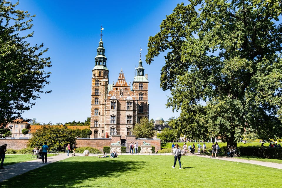 Copenhagen: Hygge & Highlights Walking Tour with Local Guide - Kongens Nytorv: a huge square that still feels human