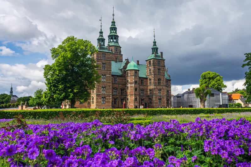 Copenhagen: Rosenborg Castle Tour with Skip-the-Line Ticket - The walk to the castle’s best viewpoints: using King’s Garden strategically