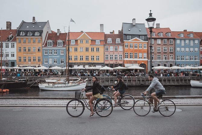 Explore Copenhagen in 60 minutes with a Local - From classic streets to an iconic meeting point