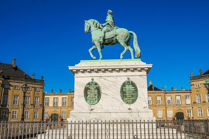 Explore Copenhagen’s Art and Culture with a Local - Castle gardens and Andersen’s sculpture: serenity with a human story