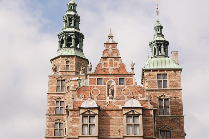 Explore Copenhagen’s Art and Culture with a Local - Starting at Stork Fountain (Amagertorv) and using it as your north star