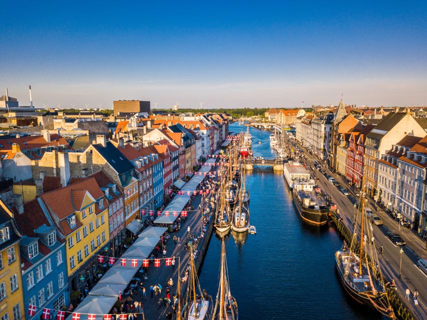 From Copenhagen: Private Frederiksborg Castle Tour - Stepping Into the Royal Dutch Renaissance: The 105-Minute Palace Visit
