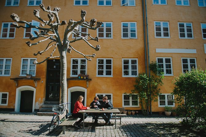 Good Morning, Copenhagen: Feel The Danish Hygge & Happiness - From Busy Pedestrian Streets Back to a Quiet Square by Nikolaj Kunsthal