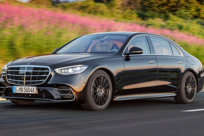 Luxury Vehicle Transfer from Copenhagen Airport CPH to Copenhagen - Mercedes V-Class vs S-Class: Picking the Right Car for Your Group
