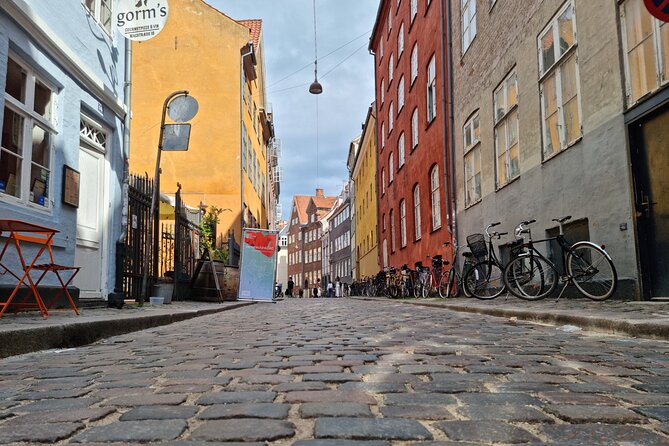 Private E-Biking Copenhagen History and Nature Adventures - Rosenborg Castle: using motion to understand time