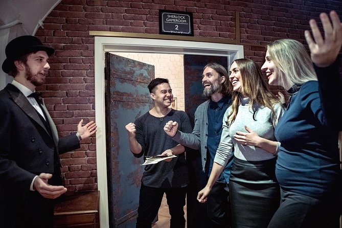 SHERLOCK Escape Room - Private Group Setup: Team Dynamics You’ll Notice Right Away