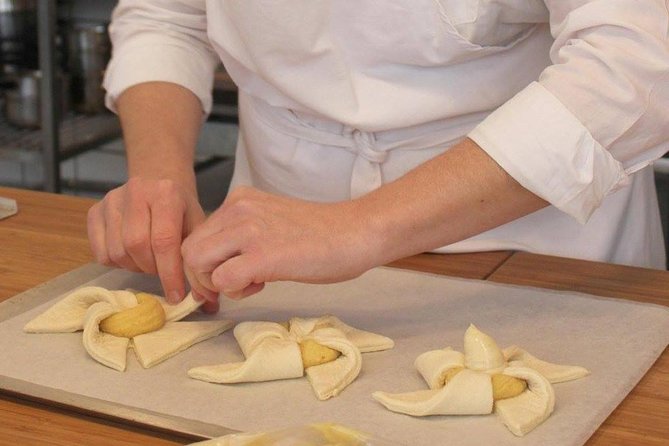 The Art of Baking Danish Pastry - What you’ll bake: kanelsnegle, spandauer, and Frøsnapper twists
