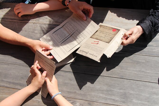 The Murder by Christiansborg Palace: Interactive Mystery Hunt - Copenhagen at Game Speed Around Christiansborg Palace