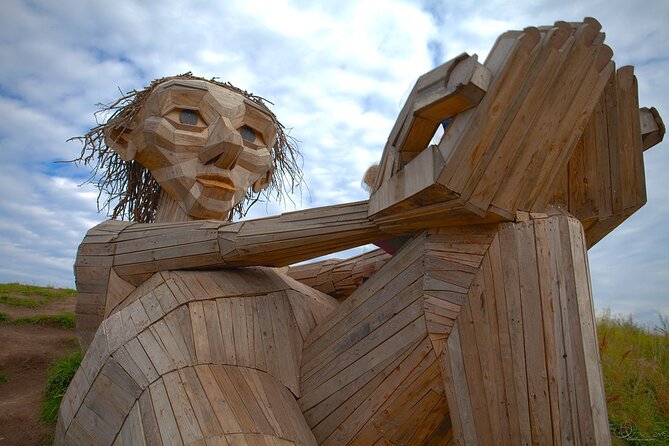 The Six Forgotten Giants Trolls Hunt with Minibus - Stop 3 (Ishøj): Scar under the bridge and scrapwood made into art